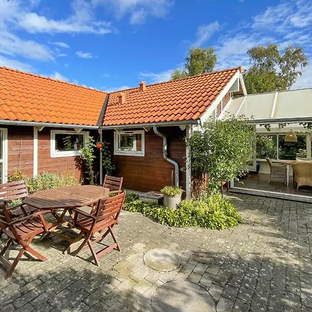 Stunning In Idestrup With Wifi Сasa de vacaciones Bøtø By